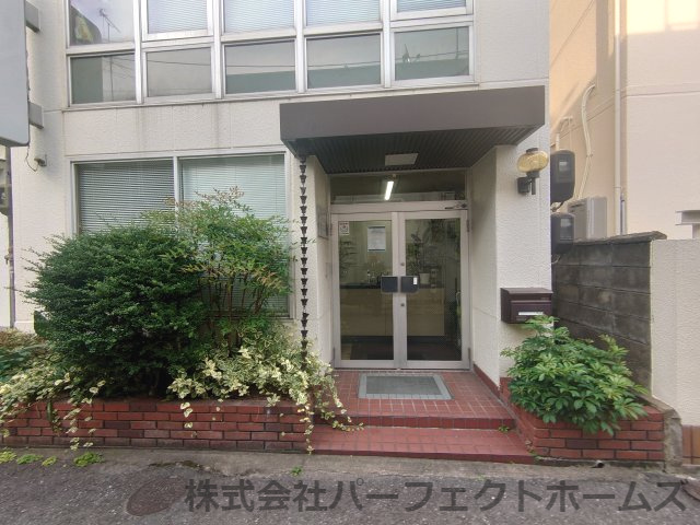 宮之阪ビルのエントランス|毎日通るエントランスはこのようになっています