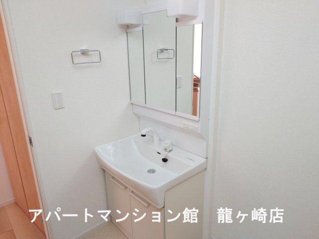 フラン　メゾン　オーブの独立洗面台