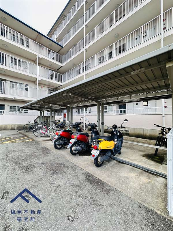 ローレルハイツ大橋の駐車場