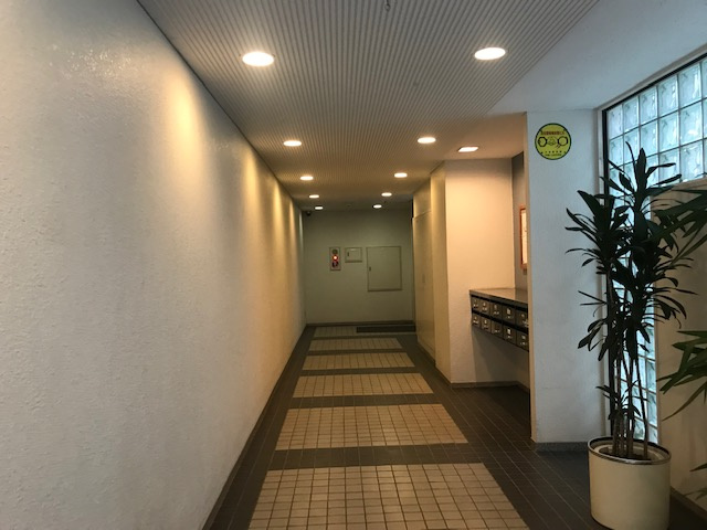 プラムスビルのロビー