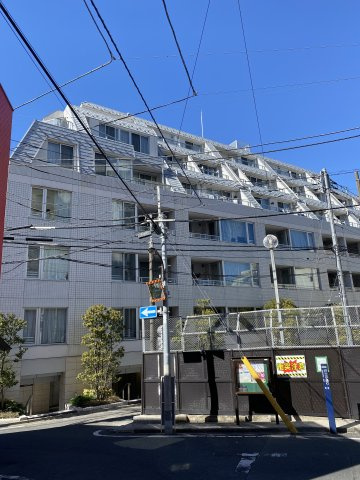 ピアース高田馬場の外観