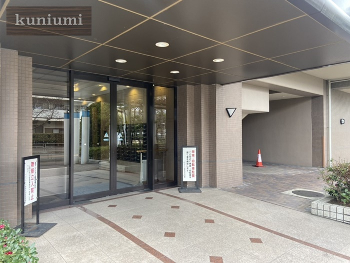 ベルシャトゥ都島友渕町Ⅱ番館のエントランス