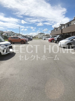 【駐車場】 | 駐車場があるので、車を買う予定の方も安心です