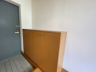 【玄関】 | ミリオーネ・シャトウ高砂 | 別号室の写真になります。現況優先。