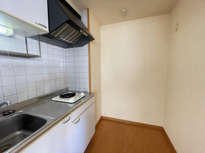 【キッチン】 | ミリオーネ・シャトウ高砂 | 別号室の写真になります。現況優先。