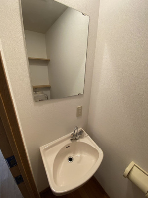 【洗面所】 | エステート・モア・天神STUDIO | 別号室の写真になります。現況優先。