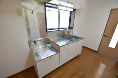 【キッチン】 | 山本コーホーハイツD | キッチンでお料理をお楽しみください