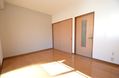 【内装】 | 山本コーホーハイツD | アクセントクロスがおしゃれですよ♪