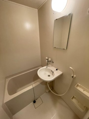 【洗面所】 | シティスクエア福岡 | 別号室の写真になります。現況優先。