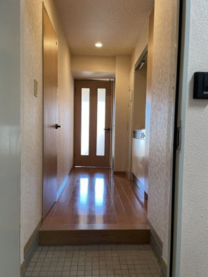 【玄関】 | ダイナコートパインズヒル | 別号室の写真になります。現況優先。