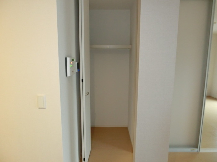 グランドゥール二の宮の収納|リビング収納