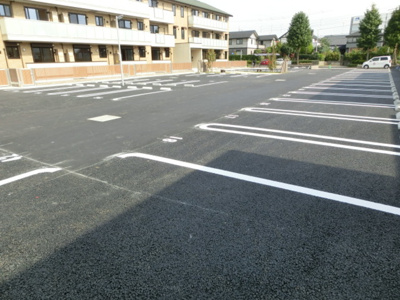 【駐車場】 | グランドゥール二の宮 | 駐車場