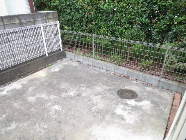 ファーストM&Eの庭