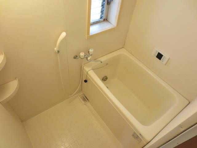 ファーストM&Eの浴室