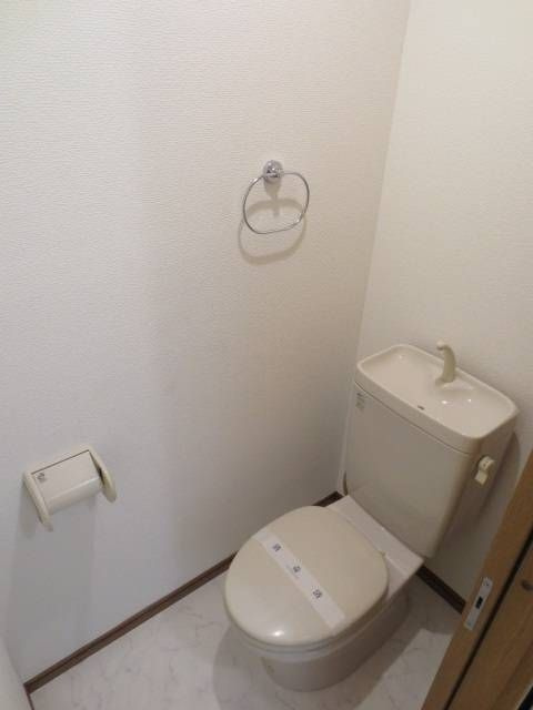 ファーストM&Eのトイレ