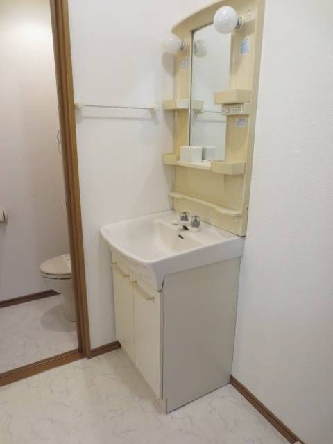 ファーストM&Eの洗面所