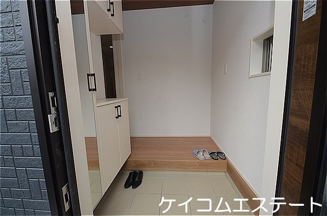 新築住宅　春日台2棟のエントランス