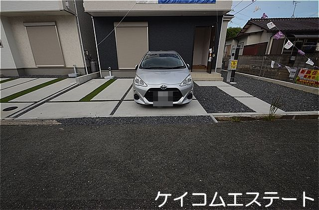 新築住宅　春日台2棟の駐車場