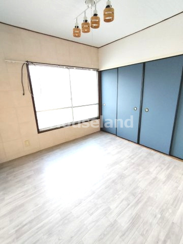 エスポワール園部の洋室