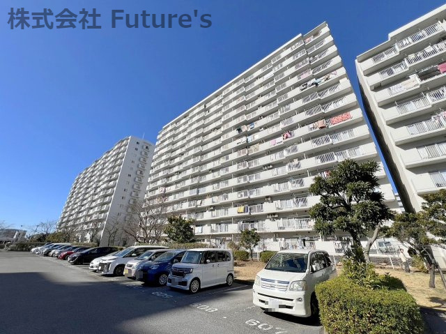 パークフィールドみさと四街区一号館の外観|きれいに整備された周辺環境で快適に過ごせます