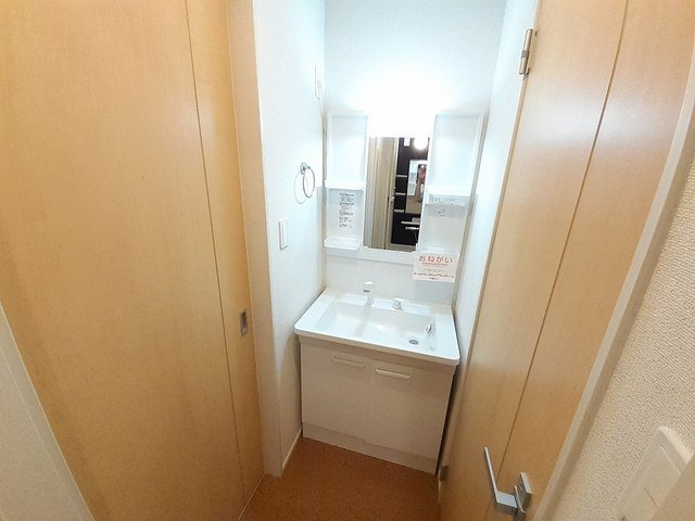 サンフラワー宗像の洗面所|広い洗面スペース