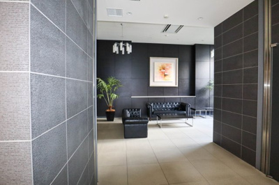 【エントランス】 | 阿倍野松崎町レジデンス | スタイリッシュなエントランスホール