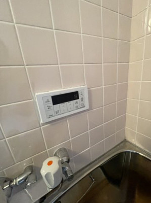 【発電・温水設備】 | 関目コーポA棟 | 給湯器の浴室リモコンです。