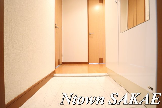 【玄関】 | プレサンス泉セレグレード | 落ち着いた玄関です