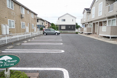 【駐車場】 | ヴィラ・アベニールＢ | 駐車場