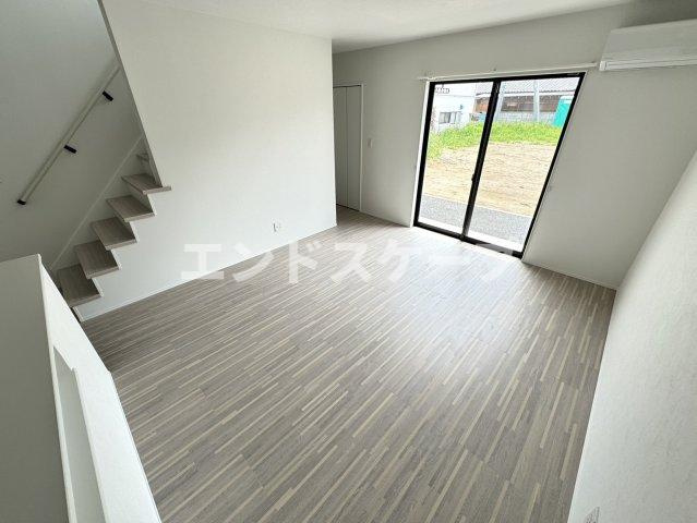 ＳＧテラス元総社　Ⅰの居間・リビング|高崎、前橋、伊勢崎エリアのお部屋探しはエンドスケープまで！お客様の理想お聞かせ下さい♪