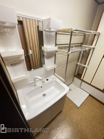 信和大町マンション　3階の独立洗面台