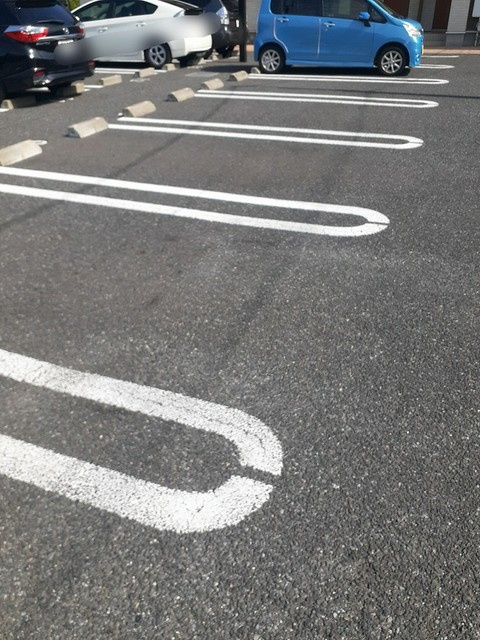 フォルトゥーナCの駐車場