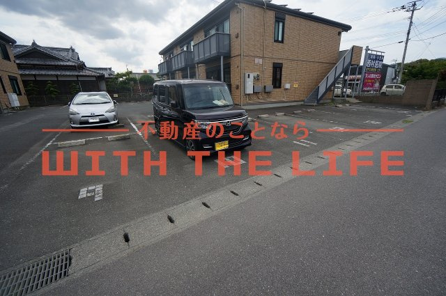 グロワール【キャッシュバック対象物件】の駐車場|駐車場完備です