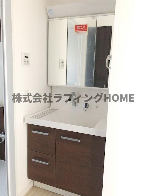 久留米市野中町の賃貸マンションの洗面所|忙しい朝には欠かせない洗面所です