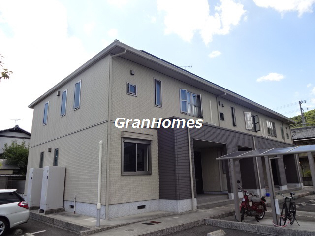 エミマリー川西台の外観