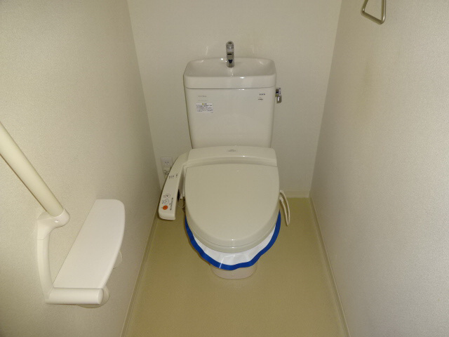 エミマリー川西台のトイレ