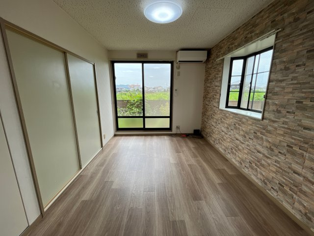 ハッピーバード市川の居間・リビング