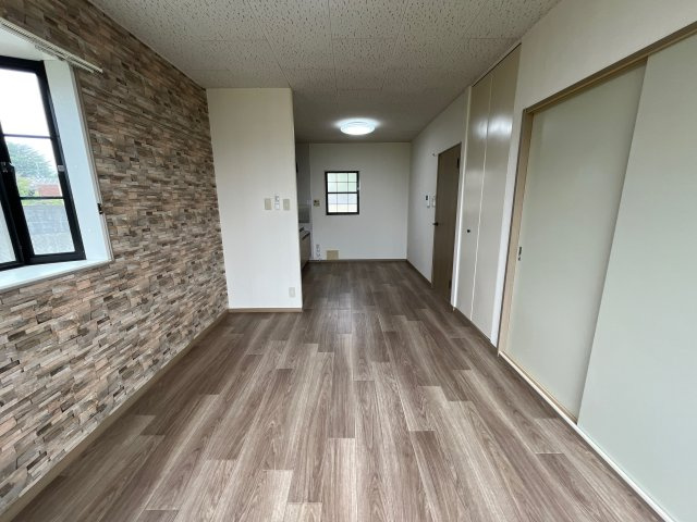 ハッピーバード市川の居間・リビング