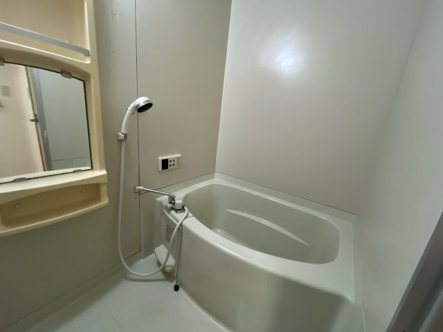 ハッピーバード市川の浴室