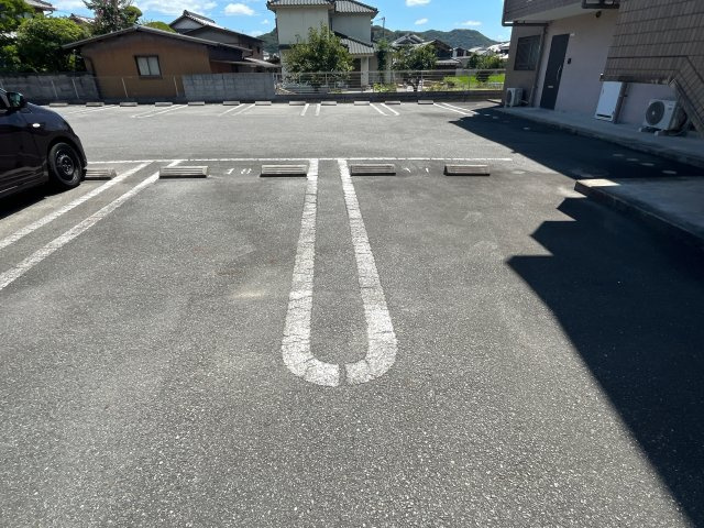 カーサフェリーチェの駐車場