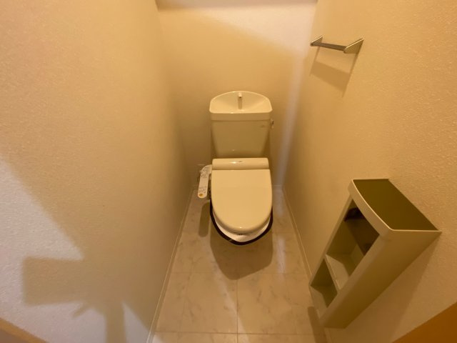 シャーメゾン塩屋のトイレ