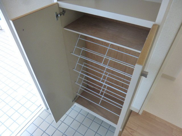 メゾンさつきの玄関