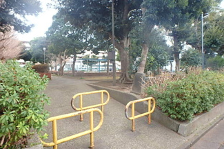 亀井野公園まで70ｍ