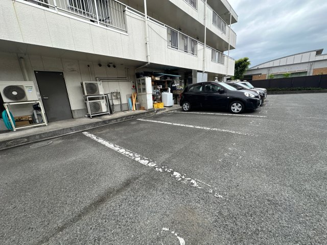 カーサ　英賀保の駐車場