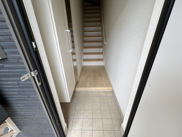 Ｒグレイ砥堀の玄関