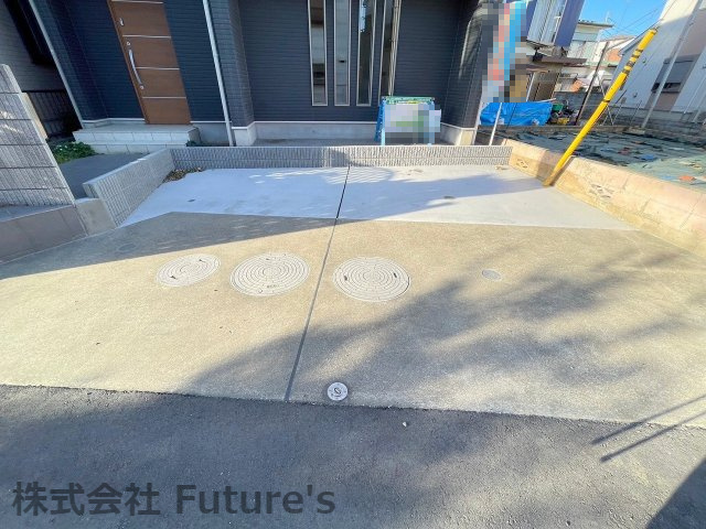 三郷市戸ケ崎　中古戸建の駐車場|カースペース並列2台付き