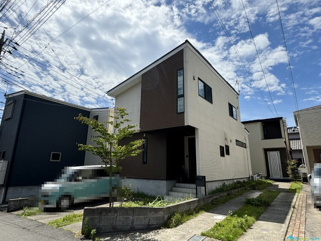 平塚市根坂間　中古戸建の外観|外観は落ち着いています