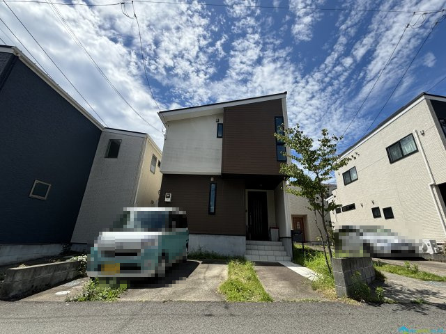 平塚市根坂間　中古戸建の外観|外観は落ち着いています