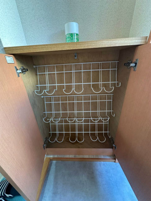 【玄関】 | クレール目黒 | シューズボックス付きで玄関すっきり片付きます！上に写真やかわいい小物を置けるので、玄関を華やかに飾れますね♪