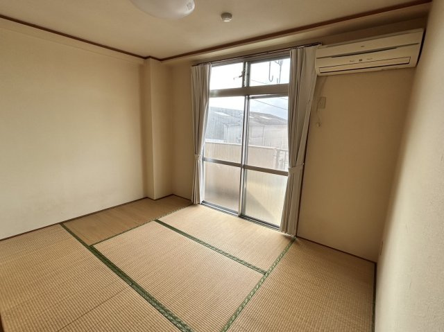 佐野ビルの和室